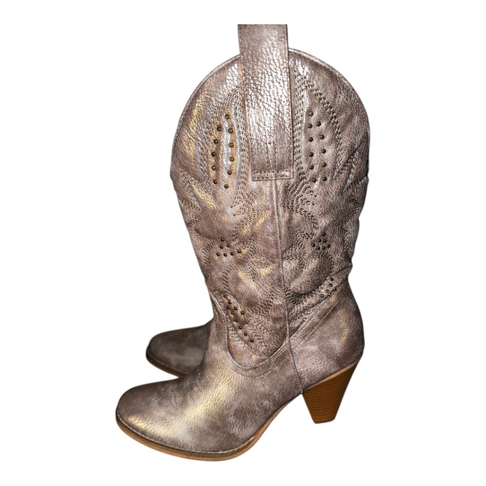 Very Volatile Metallic Boots 9 New